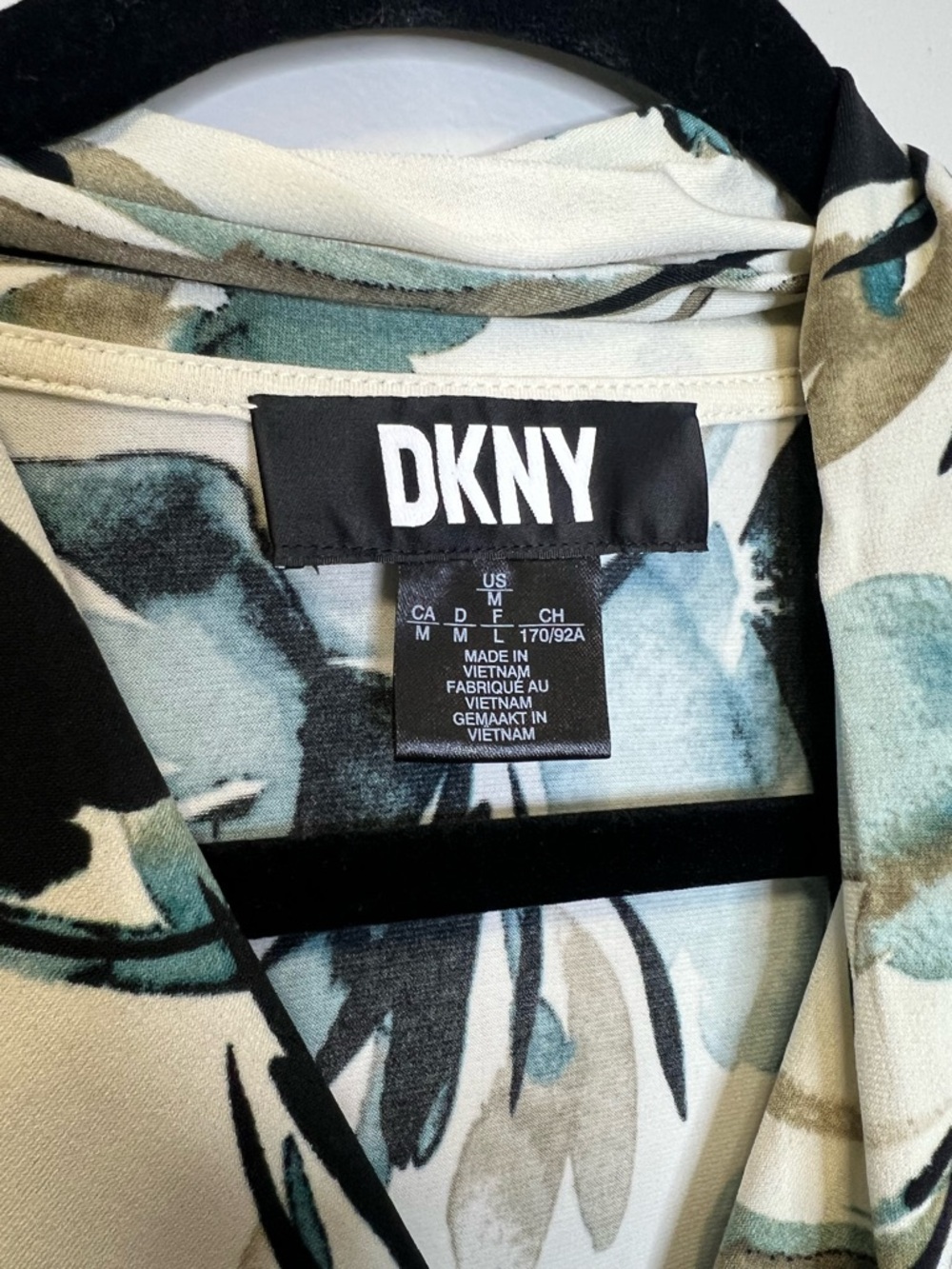 DKNY Watercolor Floral Faux Wrap Short Sleeve Dressy Office Top size Medium - Picture 5 of 9